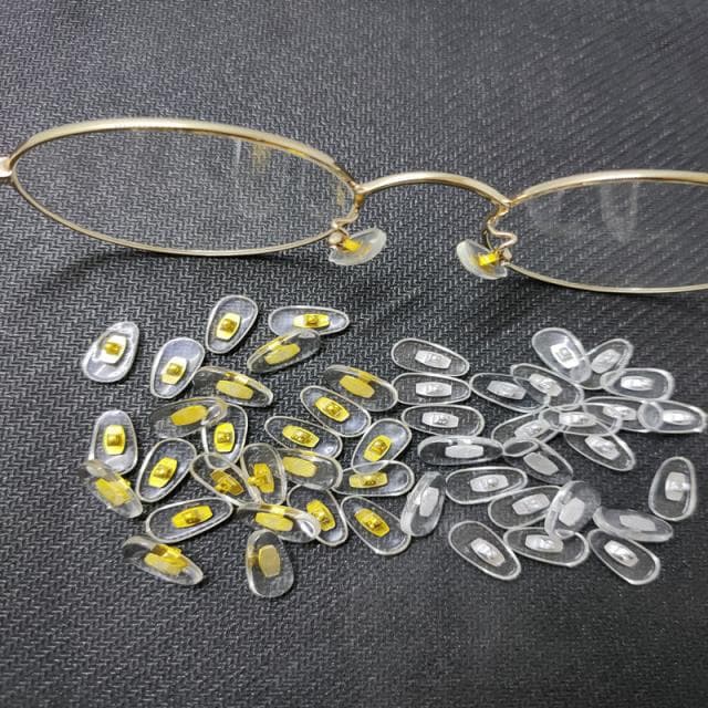 แป้นจมูก PVC แกนสีเงิน สีทอง หัวน๊อต [1 แพ็ค 20 คู่]