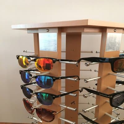 [พรีออเดอร์] ชั้นวางแว่นตาไม้ หมุนได้ ใส่แว่นตาได้ 40-50-60 ตัว - ภาพที่ 4