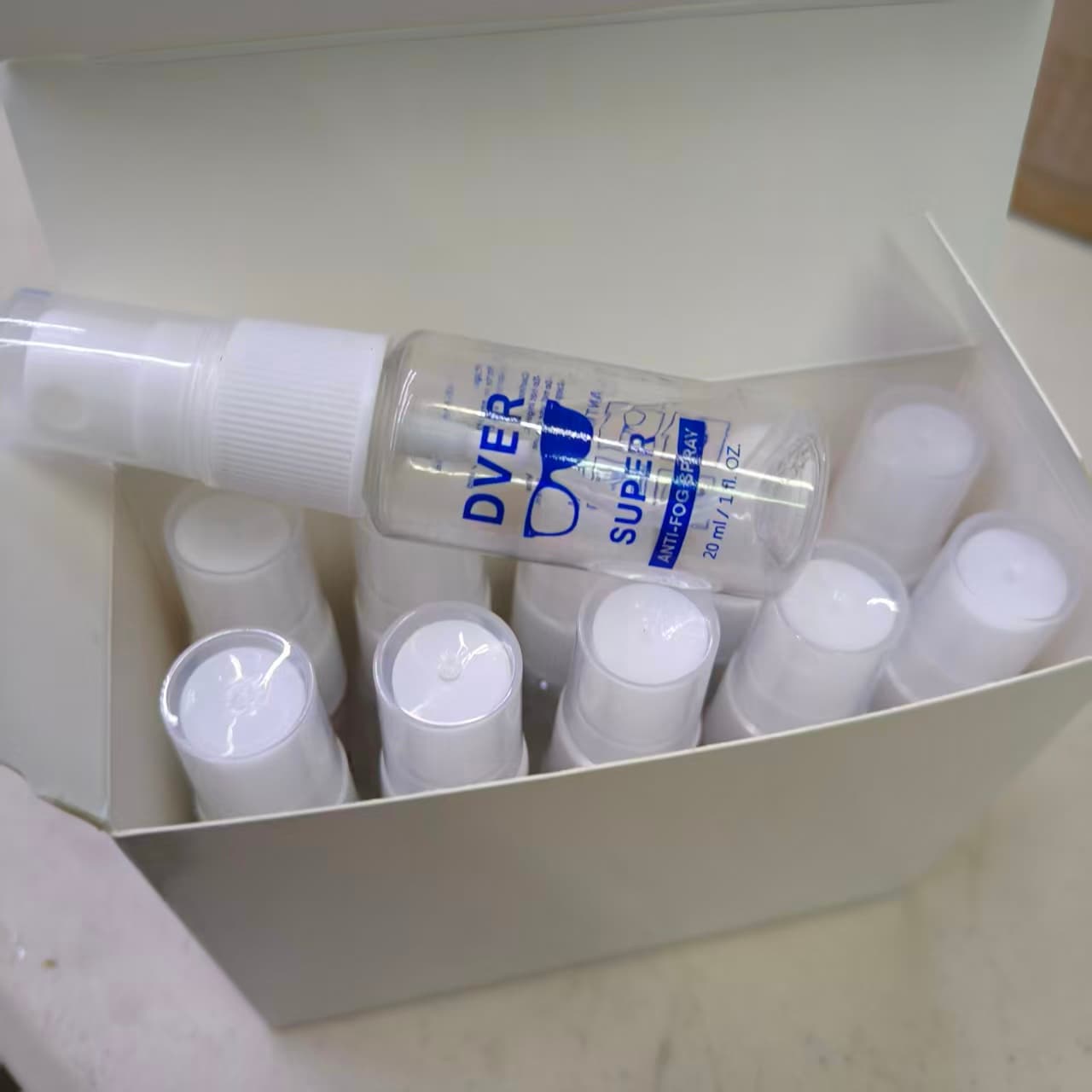 ( กล่อง ) น้ำยากันหมอก 1 กล่อง 10 ขวด