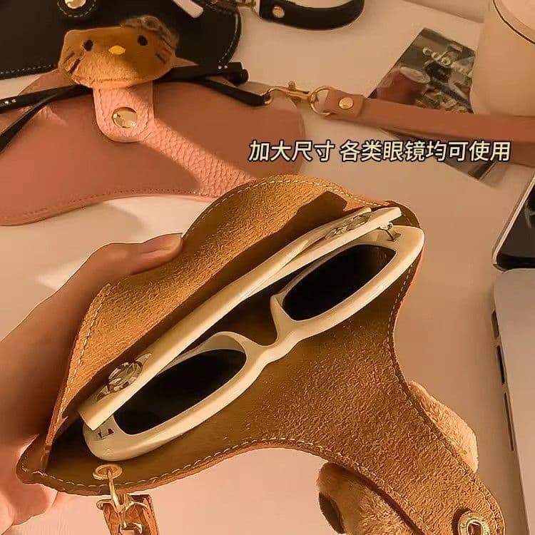 **มีสต๊อกพร้อมส่ง **AAA กระเป๋าแว่นตา ผูกกระเป๋า คิดตี้ ขายเป็นชิ้น  69- - ภาพที่ 13