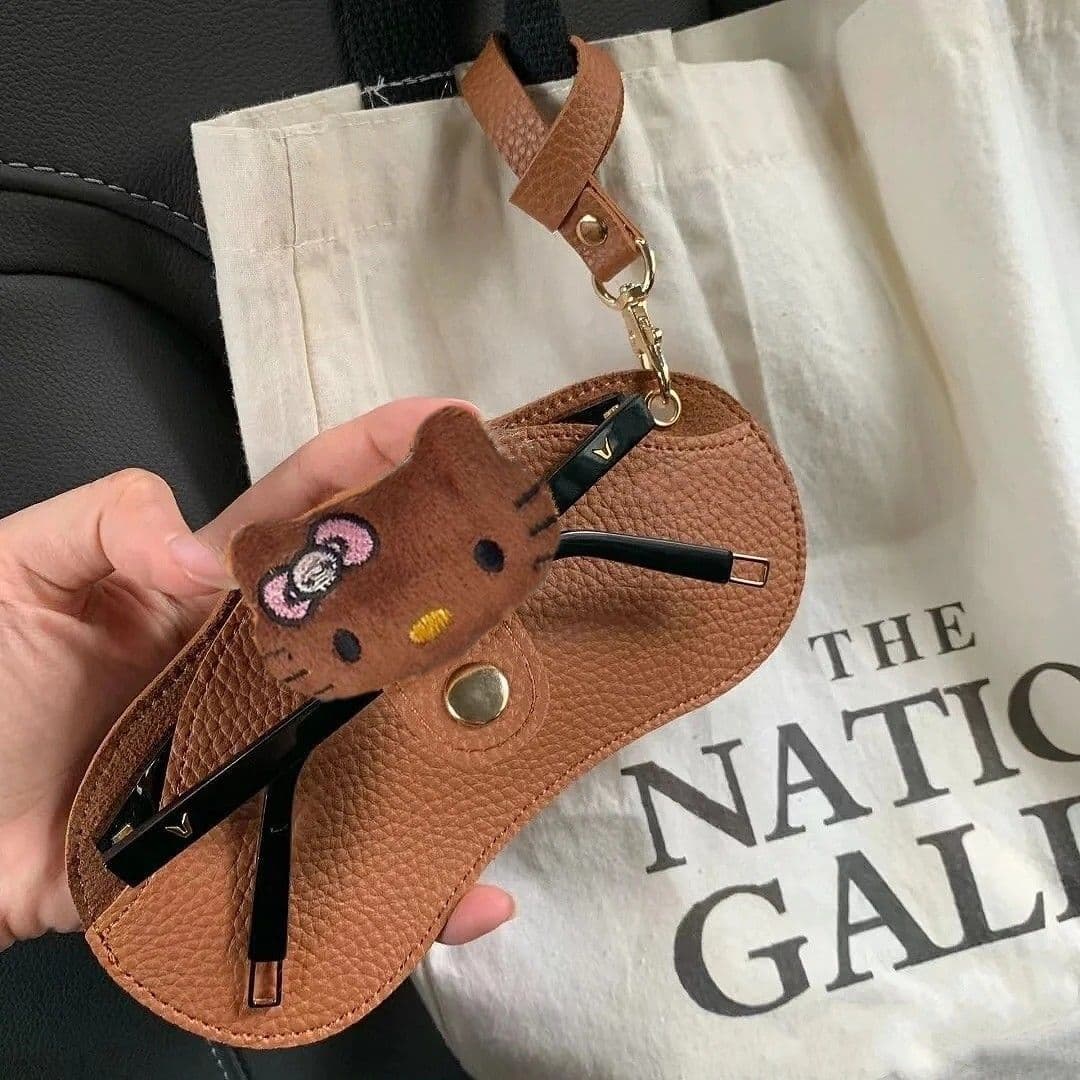 **มีสต๊อกพร้อมส่ง **AAA กระเป๋าแว่นตา ผูกกระเป๋า คิดตี้ ขายเป็นชิ้น  69- - ภาพที่ 2