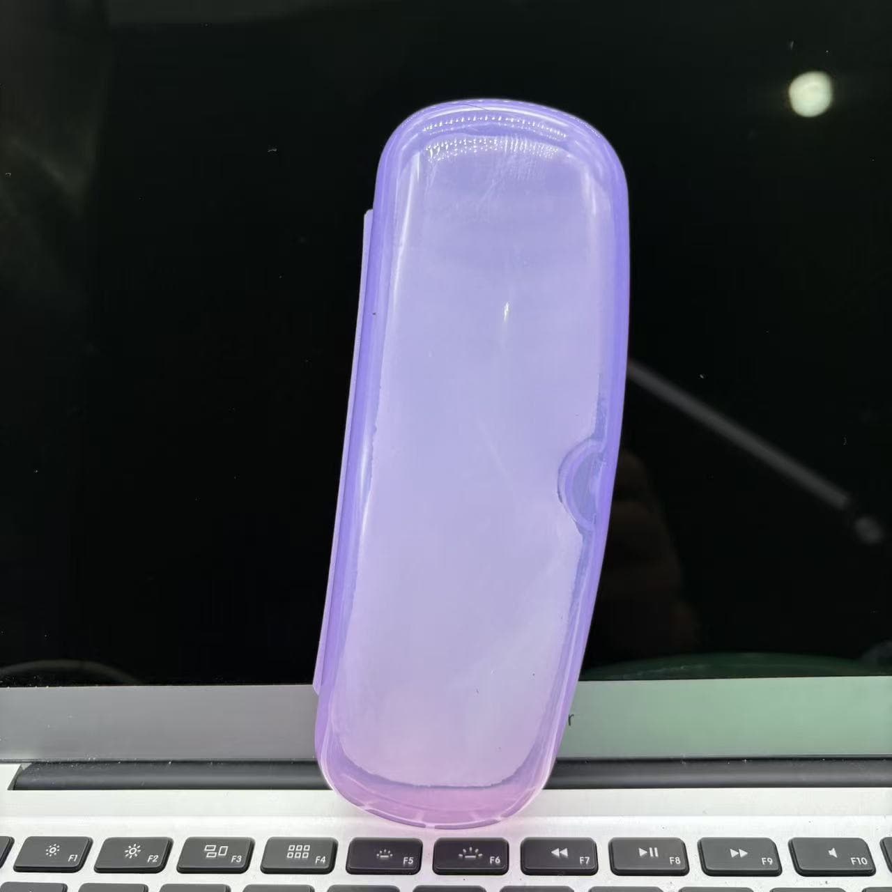 **มีสต๊อกพร้อมส่ง **++ขายเป็นแพก 10 กล่อง กล่องเก็บแว่นตาหลากสีสำหรับนักเรียนสายตาสั้นและสายตายาว (แบบขายส่ง) กล่องพลาสติก กล่องใส่แว่นตา น้ำหนักเบาเป็นพิเศษ - ภาพที่ 4